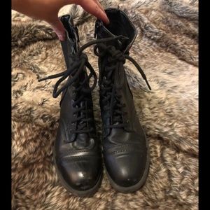 CR COMBAT BOOTS SIZE 7